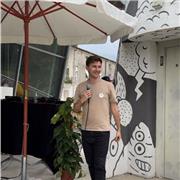 Senti il bisogno di migliorare il tuo metodo di studio e le tue conoscenze delle lingue e delle materie umanistiche?